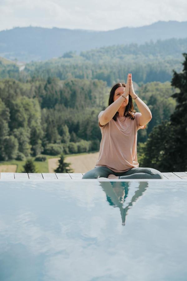 Am Wildbachberg - Luxus Ferienhaeuser Mit Infinitypool, Privatsauna Und Weinkeller Deutschlandsberg Exterior photo